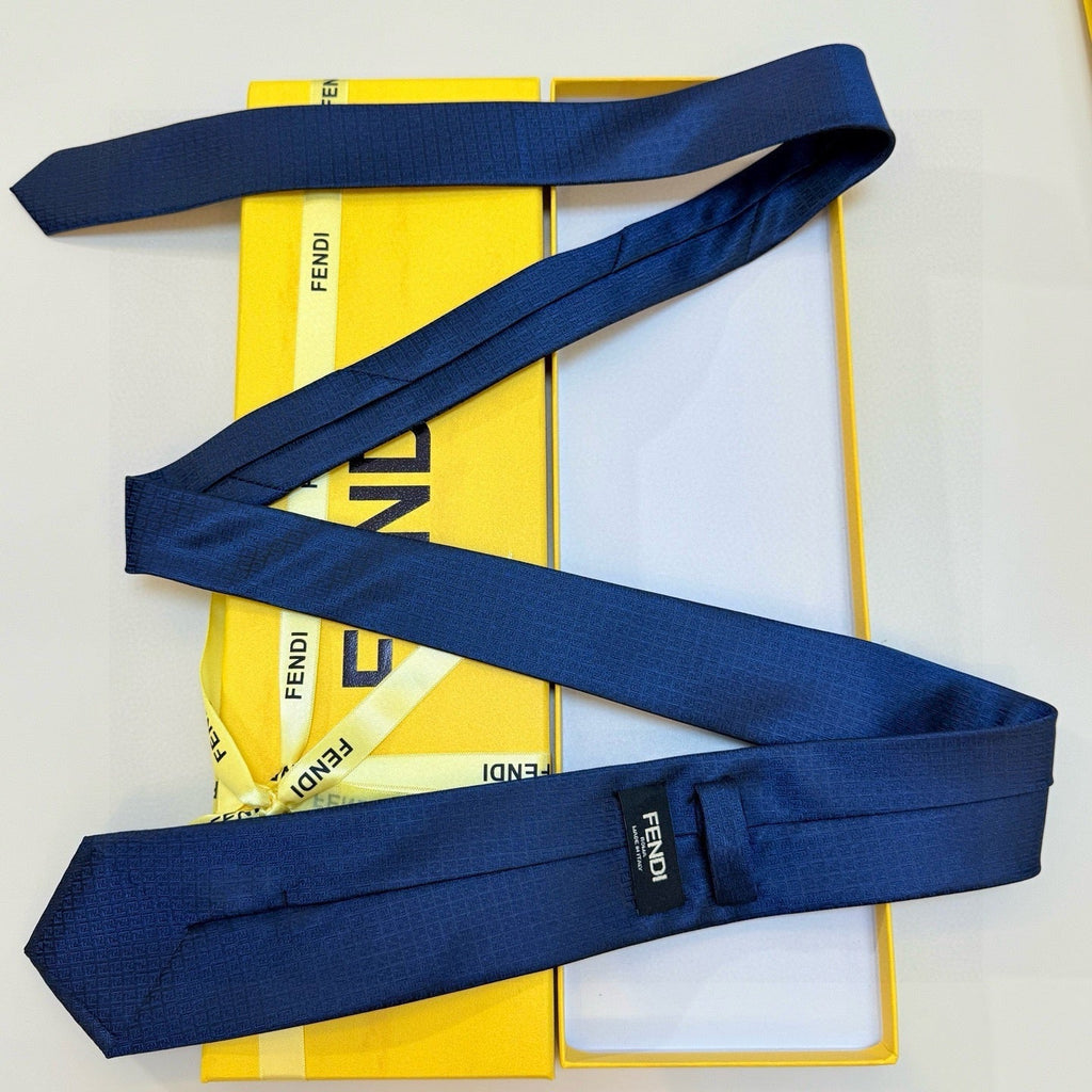 Fendi Style Men's Textured Solid Silk Tie