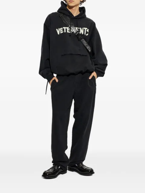VETEMENTS logo-print distressed hoodie