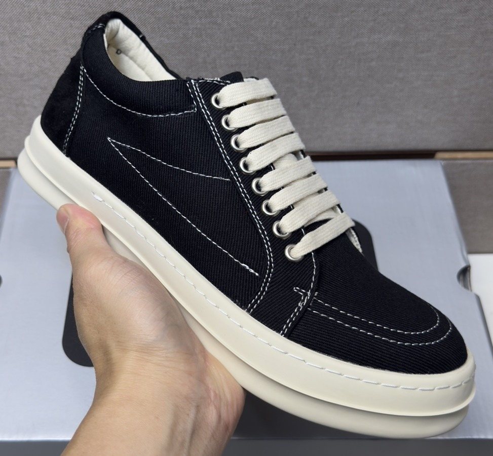 Converse Black Contrast Stitch Low-Top Sneakers