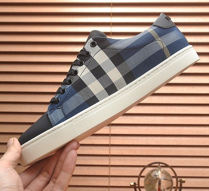 Burberry Check Panel Low-Top Sneakers - Check-Pattern Panel Details